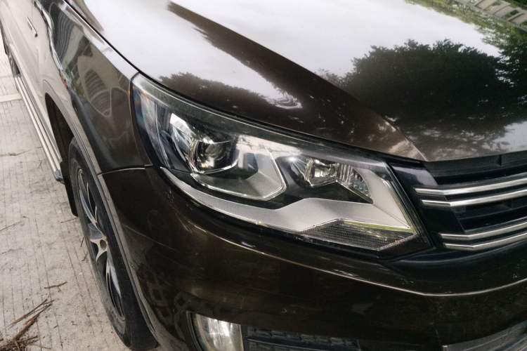 Used Volkswagen Tiguan 2016 330TSI Automatic All-Wheel Drive Luxury Edition Right Front Headlight
