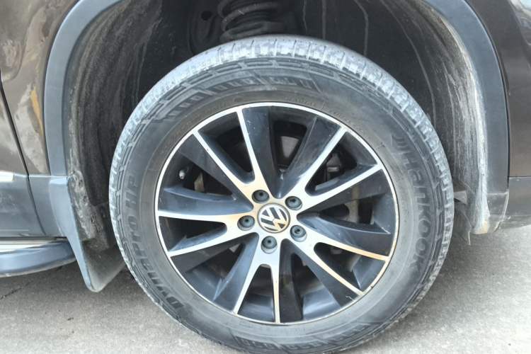 Used Volkswagen Tiguan 2016 300TSI Automatic Two-Wheel Drive Luxury Edition Right Front Wheel Hub