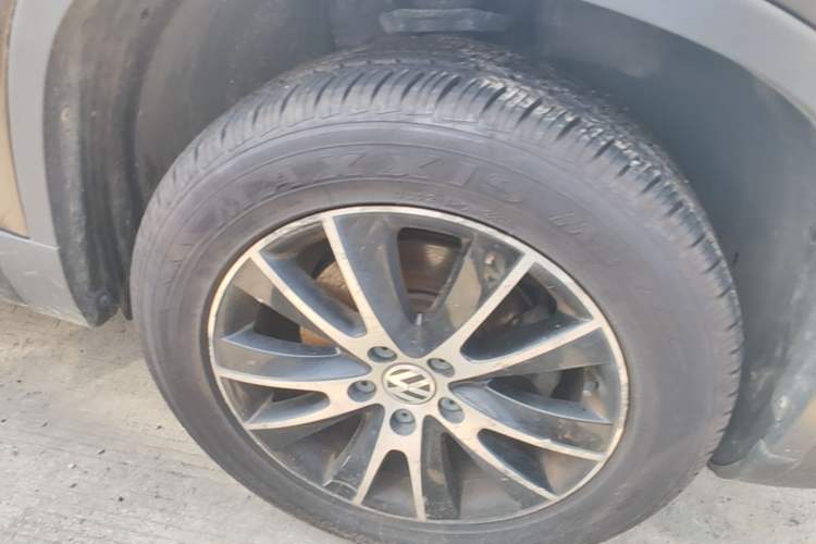 Used Volkswagen Tiguan 2016 300TSI Automatic Two-Wheel Drive Luxury Edition Right Front Wheel Hub