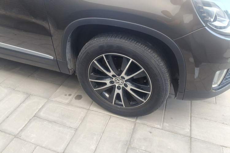 Used Volkswagen Tiguan 2016 300TSI Automatic All-Wheel Drive Luxury Edition Right Front Wheel Hub