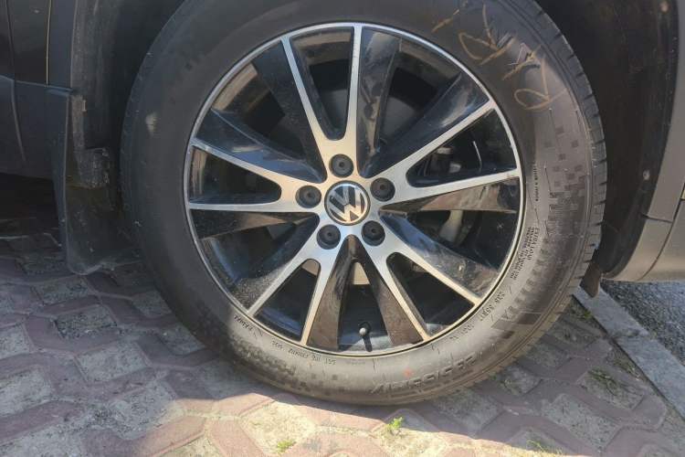 Used Volkswagen Tiguan 2016 300TSI Automatic Two-Wheel Drive Luxury Edition Right Front Wheel Hub