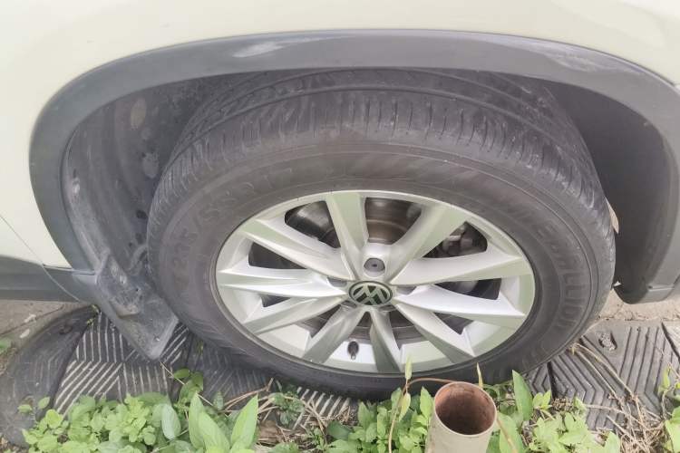 Used Volkswagen Tiguan 2016 300TSI Automatic Two-Wheel Drive Comfort Edition Right Front Wheel Hub