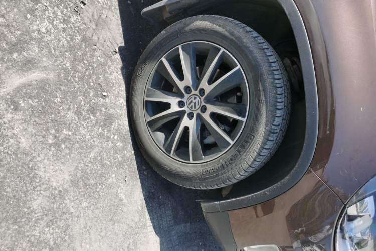 Used Volkswagen Tiguan 2016 300TSI Automatic All-Wheel Drive Luxury Edition Right Front Wheel Hub