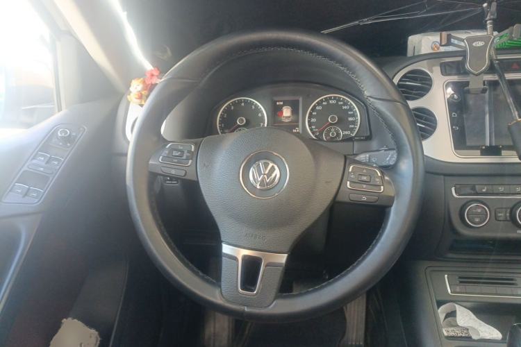 Used Volkswagen Tiguan 2016 300TSI Automatic All-Wheel Drive Luxury Edition Steering Wheel