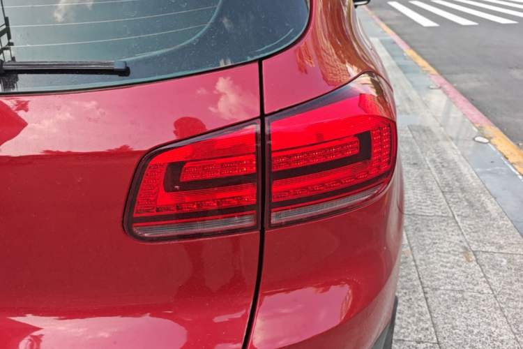 Used Volkswagen Tiguan 2016 300TSI Automatic Two-Wheel Drive Comfort Edition Right Rear Taillight