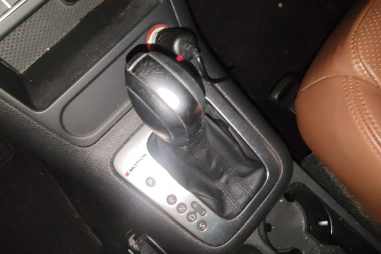 Used Volkswagen Tiguan 2016 2.0 TSI Four-Wheel Drive Standard Version Gear Lever