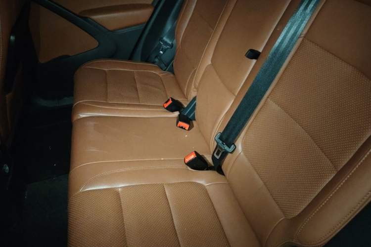 Used Volkswagen Tiguan 2016 2.0 TSI Four-Wheel Drive Standard Version Left Rear Seat