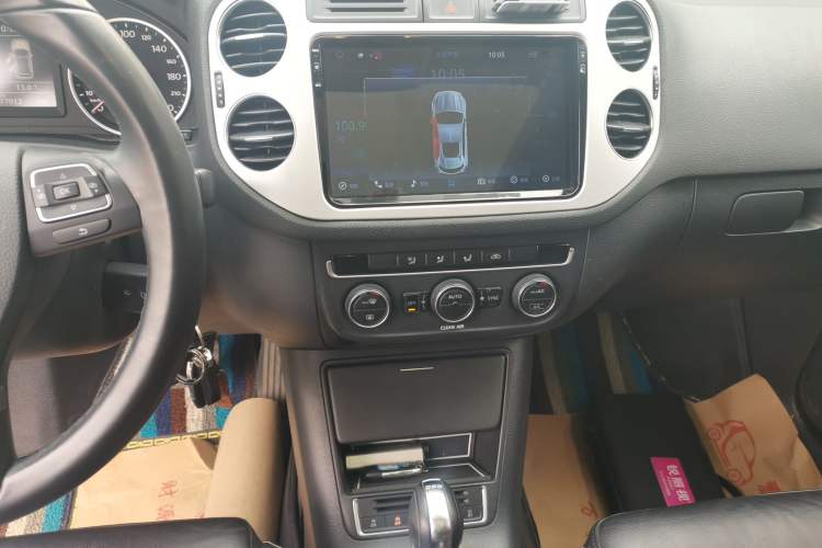 Used Volkswagen Tiguan 2016 280TSI Automatic Two-Wheel Drive Silk Road Comfort Edition Audio And AC Panel