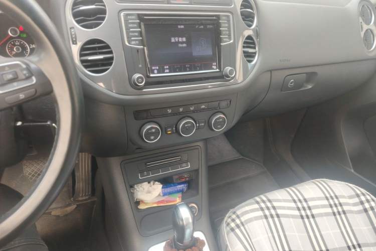 Used Volkswagen Tiguan 2016 2.0 TSI Four-Wheel Drive Standard Version Audio And AC Panel