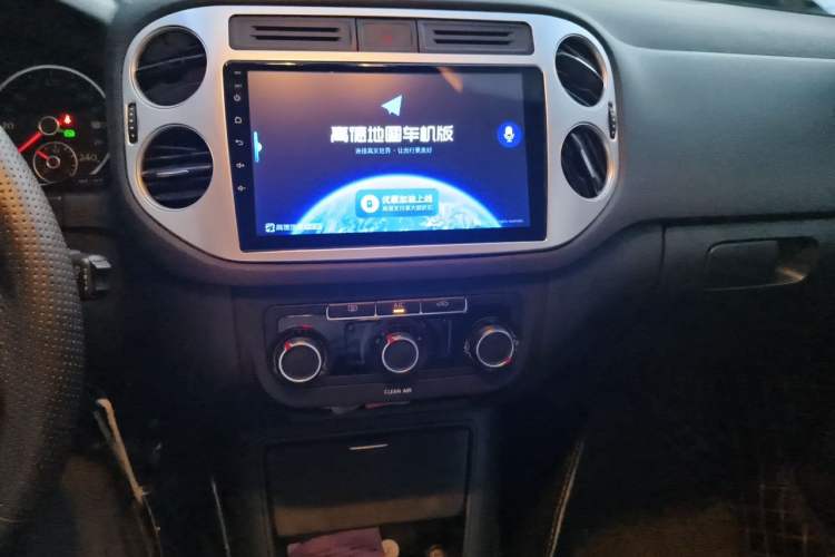 Used Volkswagen Tiguan 2016 280TSI Automatic Two-Wheel-Drive Silk Road Style Edition Audio And AC Panel