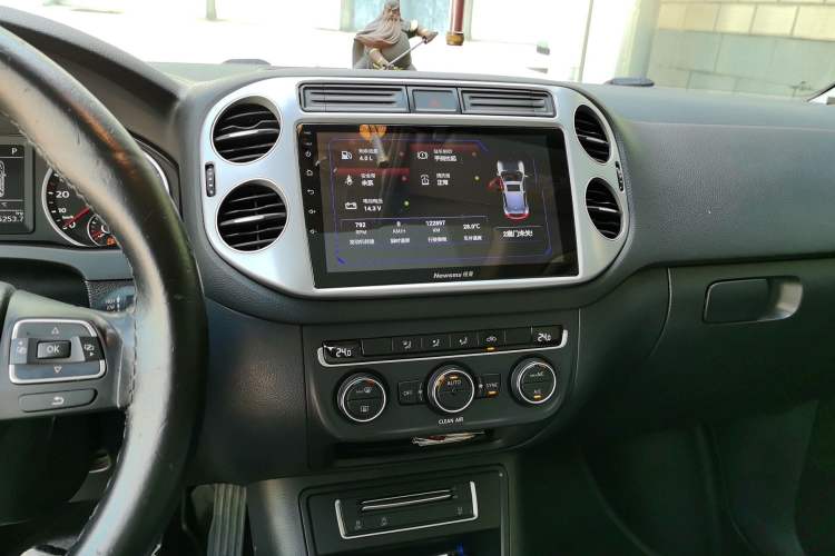 Used Volkswagen Tiguan 2016 280TSI Automatic Two-Wheel Drive Silk Road Comfort Edition Audio And AC Panel