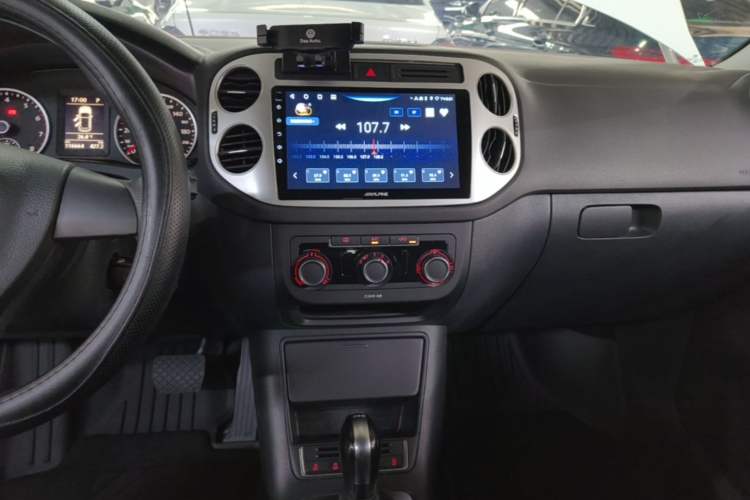 Used Volkswagen Tiguan 2016 280TSI Automatic Two-Wheel-Drive Silk Road Style Edition Audio And AC Panel