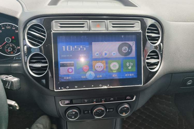 Used Volkswagen Tiguan 2016 300TSI Automatic All-Wheel Drive Fashion Vision Edition Audio And AC Panel