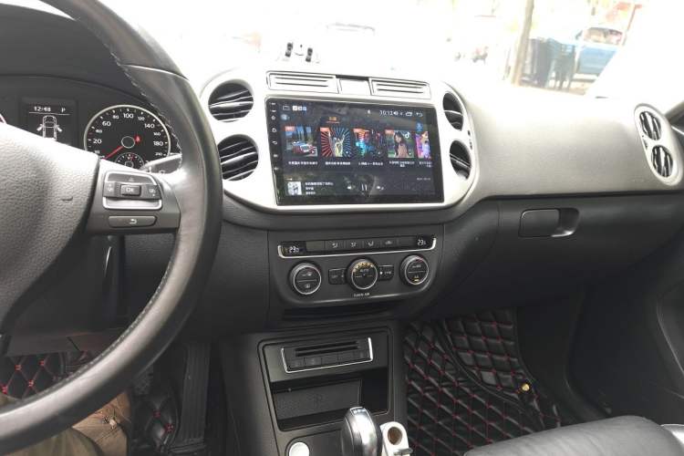 Used Volkswagen Tiguan 2016 280TSI Automatic Two-Wheel Drive Silk Road Comfort Edition Audio And AC Panel