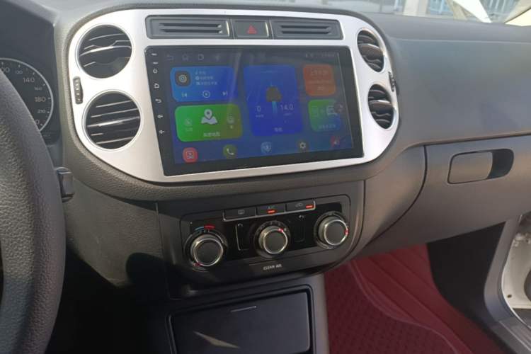 Used Volkswagen Tiguan 2016 280TSI Automatic Two-Wheel-Drive Silk Road Style Edition Audio And AC Panel