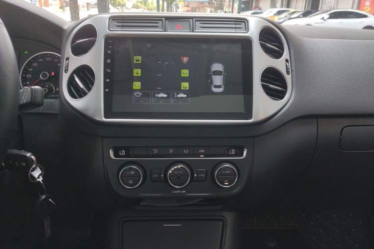 Used Volkswagen Tiguan 2016 280TSI Automatic Two-Wheel Drive Silk Road Comfort Edition Audio And AC Panel