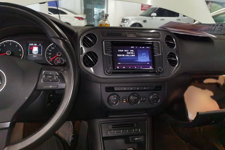 Used Volkswagen Tiguan 2016 2.0 TSI Four-Wheel Drive Standard Version Audio And AC Panel