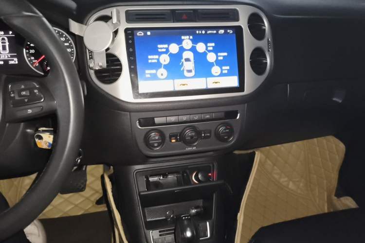 Used Volkswagen Tiguan 2016 280TSI Automatic Two-Wheel Drive Silk Road Comfort Edition Audio And AC Panel