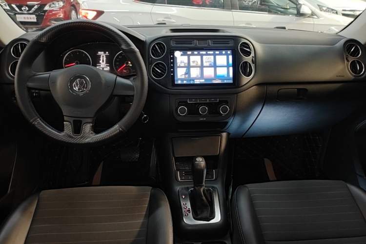 Used Volkswagen Tiguan 2016 280TSI Automatic Two-Wheel-Drive Silk Road Style Edition Audio And AC Panel