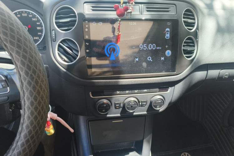 Used Volkswagen Tiguan 2016 300TSI Automatic All-Wheel Drive Fashion Vision Edition Audio And AC Panel