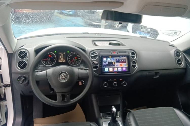 Used Volkswagen Tiguan 2016 280TSI Automatic Two-Wheel-Drive Silk Road Style Edition Center Console