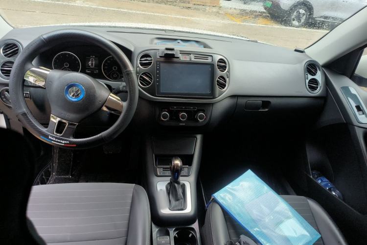 Used Volkswagen Tiguan 2016 280TSI Automatic Two-Wheel-Drive Silk Road Style Edition Center Console