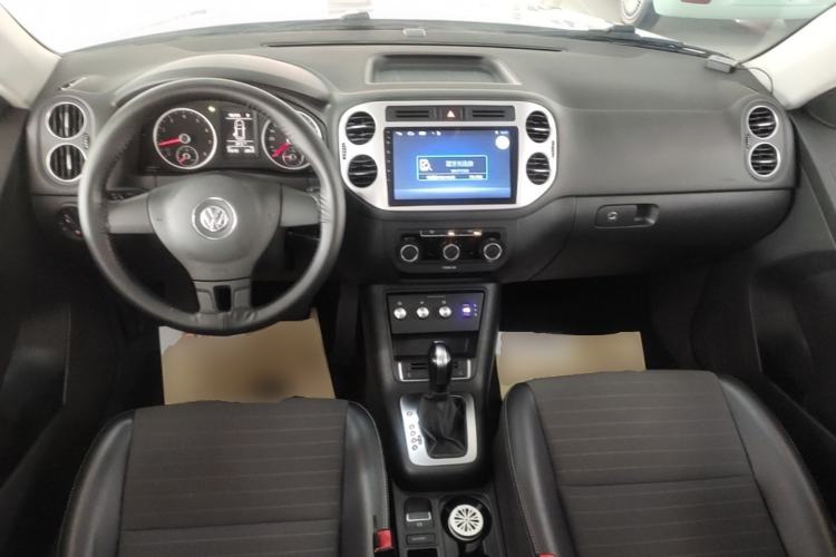 Used Volkswagen Tiguan 2016 300TSI Automatic Two-Wheel Drive Trend Edition Center Console