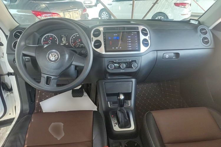 Used Volkswagen Tiguan 2016 300TSI Automatic Two-Wheel Drive Trend Edition Center Console