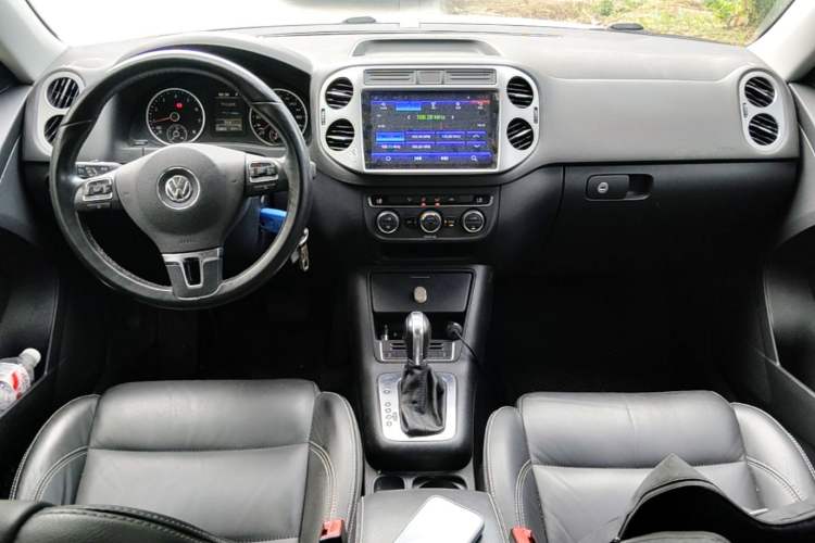Used Volkswagen Tiguan 2016 300TSI Automatic Two-Wheel Drive Comfort Edition Center Console