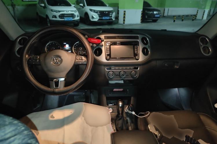 Used Volkswagen Tiguan 2016 300TSI Automatic Two-Wheel Drive Luxury Edition Center Console