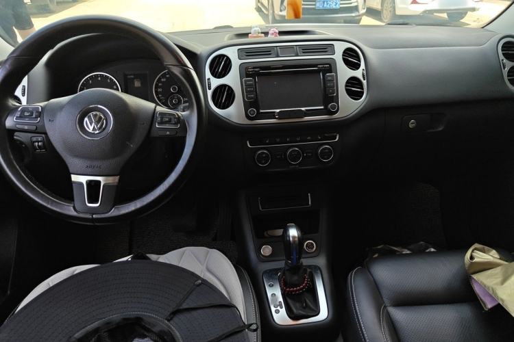 Used Volkswagen Tiguan 2016 300TSI Automatic Two-Wheel Drive Luxury Edition Center Console