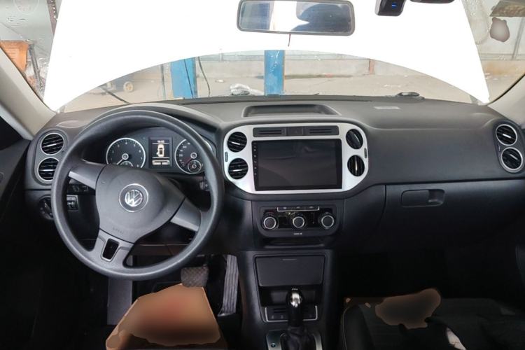 Used Volkswagen Tiguan 2016 280TSI Automatic Two-Wheel-Drive Silk Road Style Edition Center Console