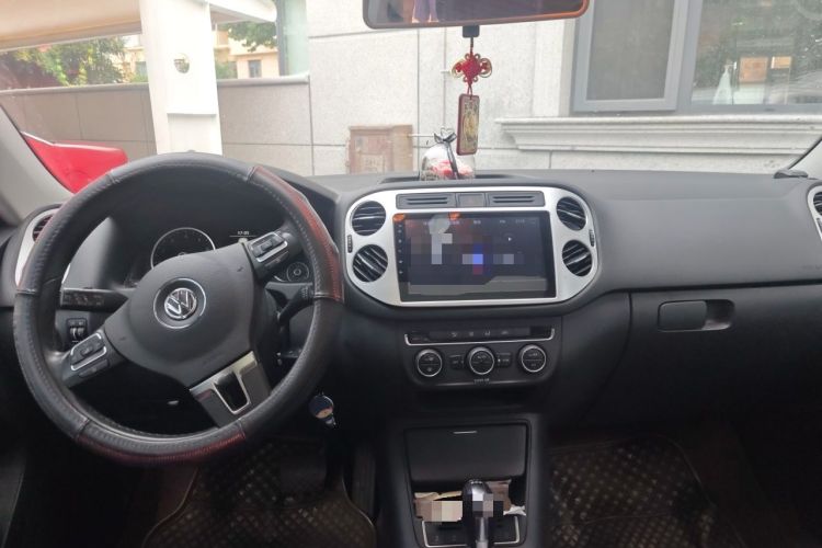 Used Volkswagen Tiguan 2016 280TSI Automatic Two-Wheel Drive Silk Road Comfort Edition Center Console