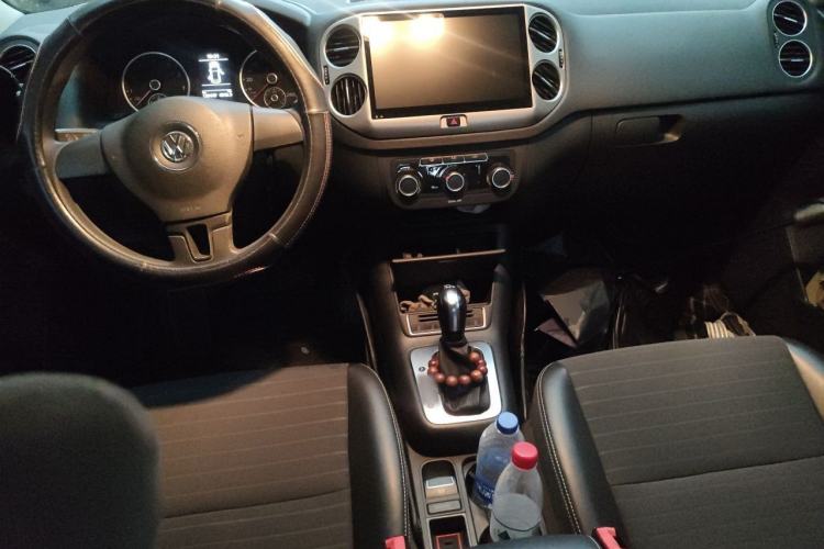 Used Volkswagen Tiguan 2016 280TSI Automatic Two-Wheel-Drive Silk Road Style Edition Center Console