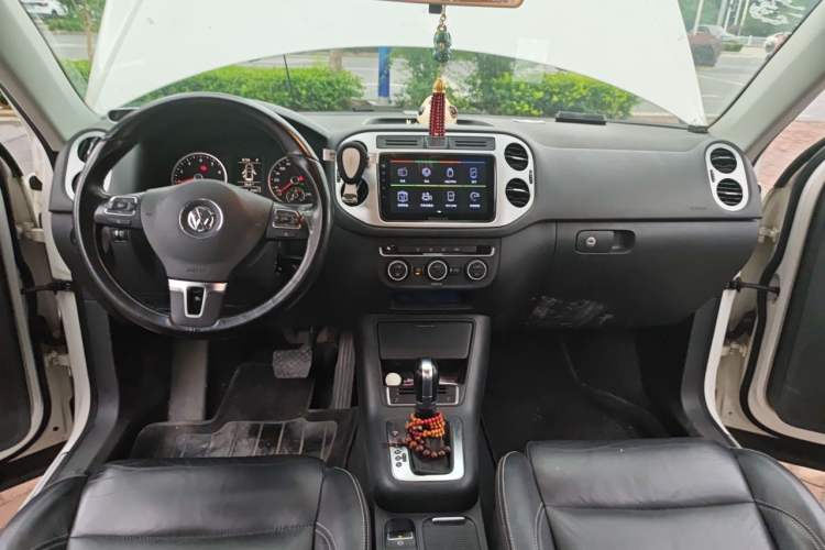 Used Volkswagen Tiguan 2016 300TSI Automatic Two-Wheel Drive Comfort Edition Center Console