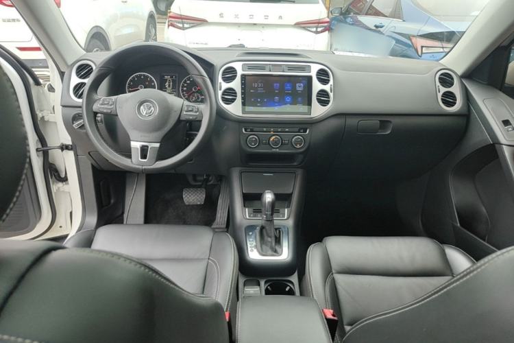 Used Volkswagen Tiguan 2016 280TSI Automatic Two-Wheel Drive Silk Road Comfort Edition Center Console