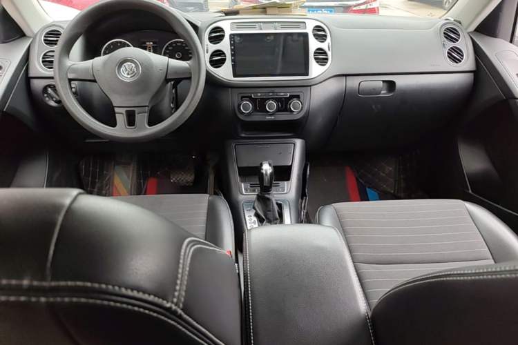 Used Volkswagen Tiguan 2016 280TSI Automatic Two-Wheel-Drive Silk Road Style Edition Center Console