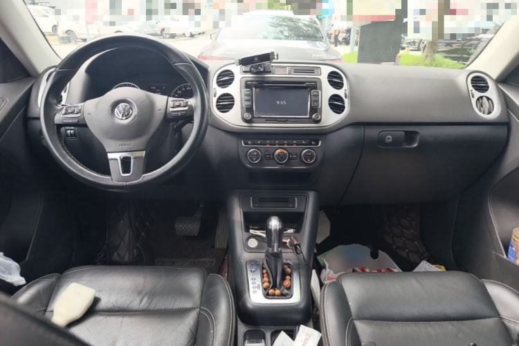 Used Volkswagen Tiguan 2016 300TSI Automatic All-Wheel Drive Luxury Edition Center Console