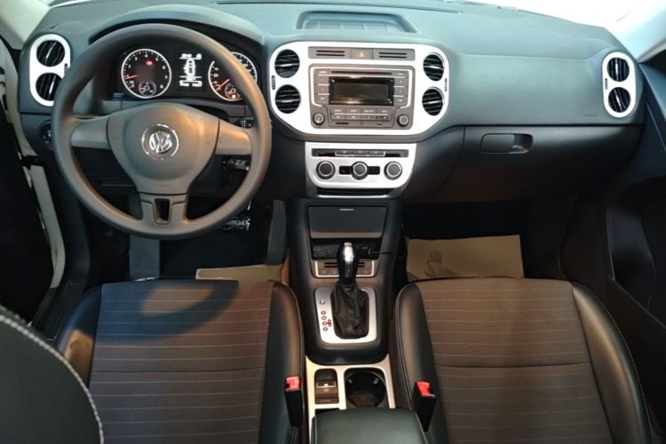 Used Volkswagen Tiguan 2016 280TSI Automatic Two-Wheel-Drive Silk Road Style Edition Center Console