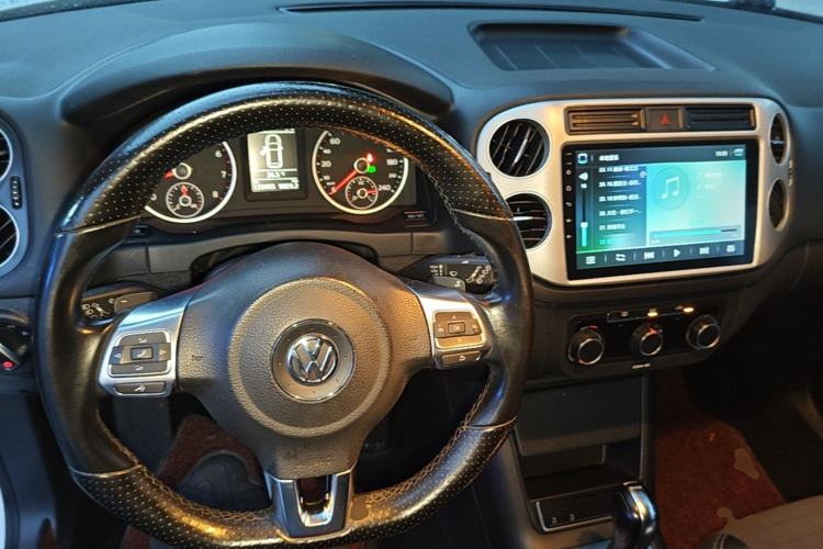 Used Volkswagen Tiguan 2016 280TSI Automatic Two-Wheel-Drive Silk Road Style Edition Center Console