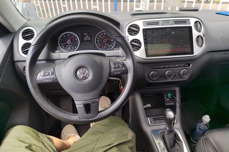 Used Volkswagen Tiguan 2016 280TSI Automatic Two-Wheel Drive Silk Road Comfort Edition Center Console