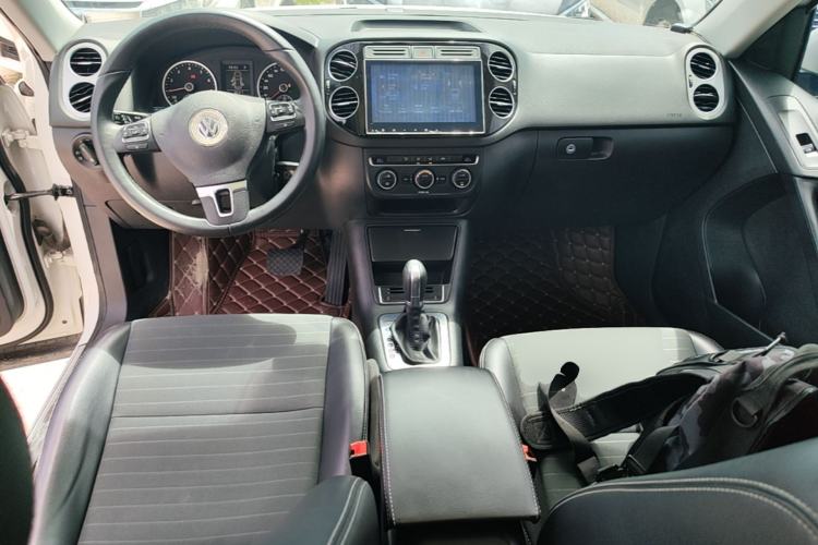 Used Volkswagen Tiguan 2016 300TSI Automatic All-Wheel Drive Fashion Vision Edition Center Console