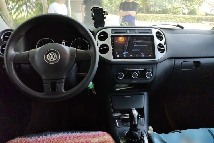 Used Volkswagen Tiguan 2016 280TSI Automatic Two-Wheel-Drive Silk Road Style Edition Center Console