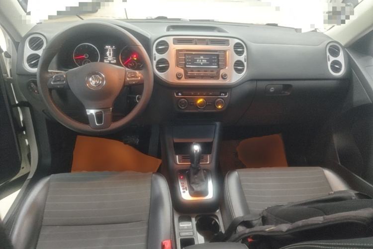 Used Volkswagen Tiguan 2016 300TSI Automatic All-Wheel Drive Fashion Vision Edition Center Console
