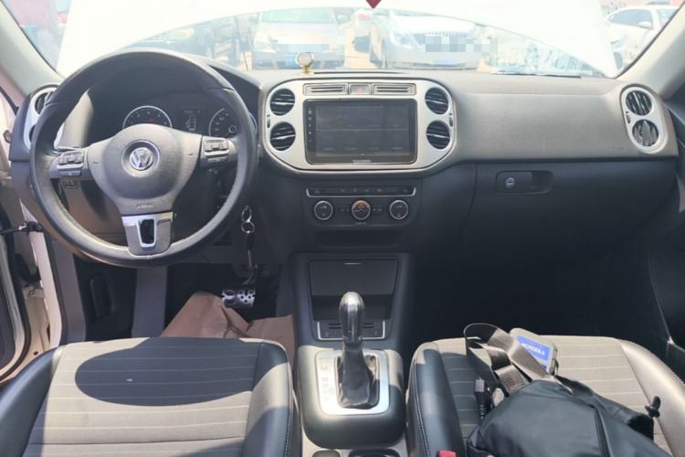 Used Volkswagen Tiguan 2016 300TSI Automatic All-Wheel Drive Fashion Vision Edition Center Console