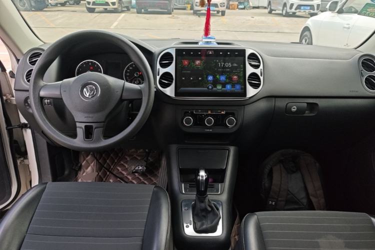 Used Volkswagen Tiguan 2016 300TSI Automatic Two-Wheel Drive Trend Edition Center Console