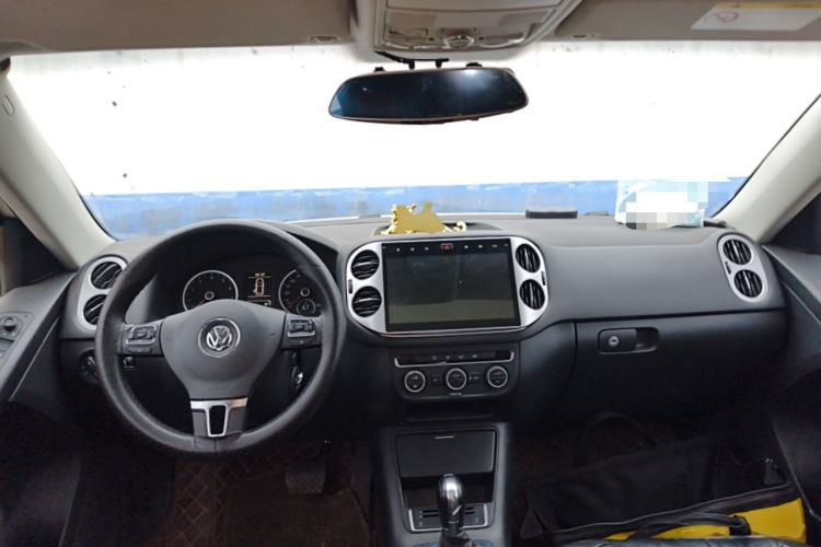 Used Volkswagen Tiguan 2016 300TSI Automatic All-Wheel Drive Fashion Vision Edition Center Console