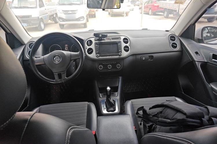 Used Volkswagen Tiguan 2016 300TSI Automatic Two-Wheel Drive Trend Edition Center Console
