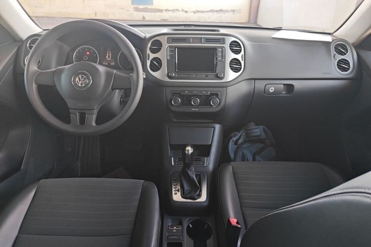 Used Volkswagen Tiguan 2016 300TSI Automatic Two-Wheel Drive Trend Edition Center Console