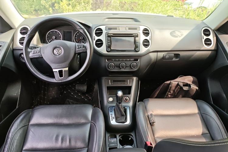 Used Volkswagen Tiguan 2016 300TSI Automatic All-Wheel Drive Luxury Edition Center Console